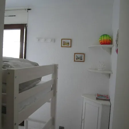 Apartment Saint-cyprien: T2 Renove 6 Pers, Piscine, Parking, A 100m De La - Fr-1-106-80