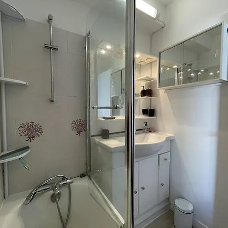 Saint-cyprien: T2 Renove 6 Pers, Piscine, Parking, A 100m De La - Fr-1-106-80 *